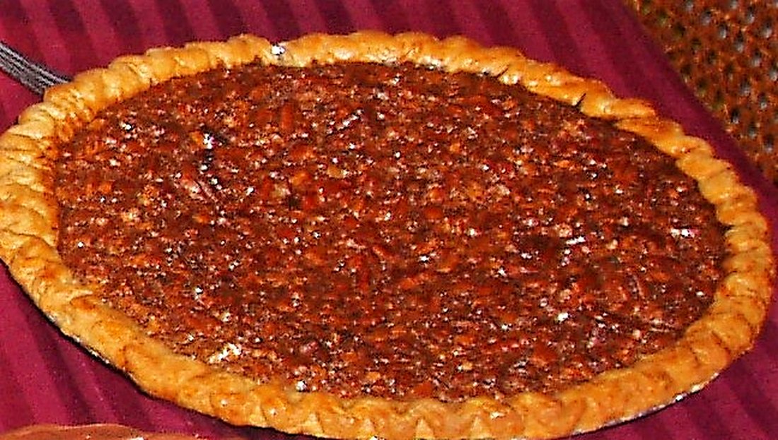 PawPaw's Classic Pecan Pie